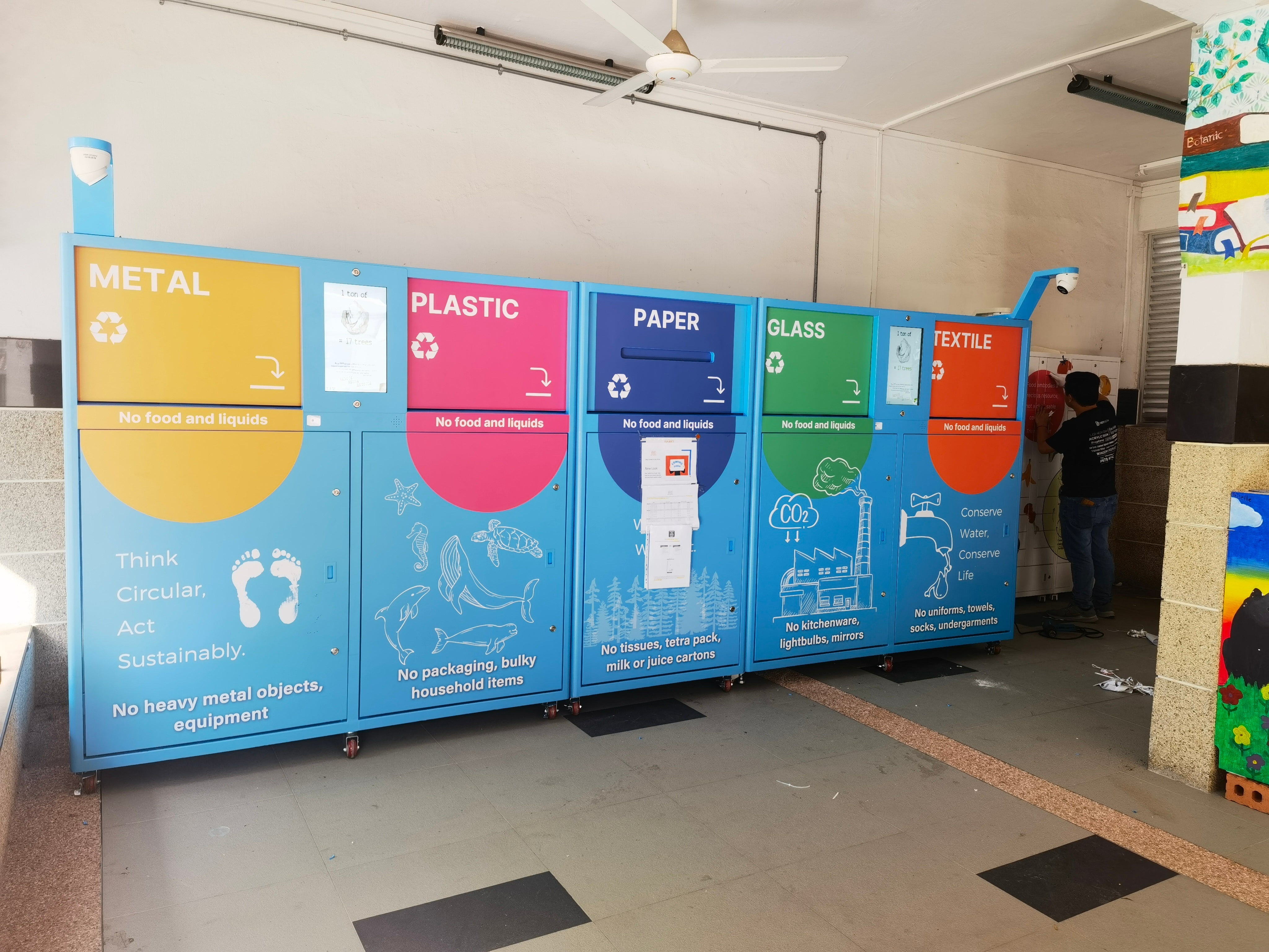 Tom Machine Tom Robots Smart Recycling Machines in Singapore